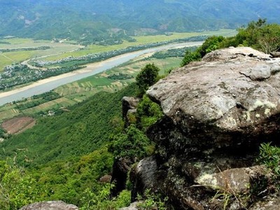 Mỏm đá sống ảo trên đỉnh Bằng Am