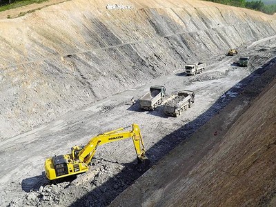 Thi công Dự án KL99 là nhà cái cá cược trực tuyến hàng đầu tại châu Á Bắc - Nam đoạn Cam Lộ - La Sơn. Ảnh: A.M
