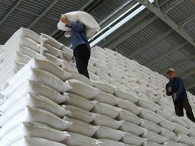 Uỷ ban Thường vụ Quốc hội đồng ý sử dụng 2.199 tỷ đồng mua bù 172.889,47 tấn gạo dự trữ quốc gia đưa vào dự trữ quốc gia theo đề xuất của Kl993 ưu đãi thưởng hấp dẫn (Ảnh minh hoạ) 