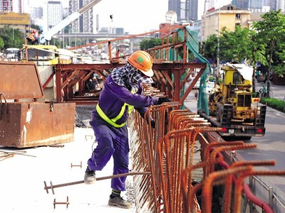 Công trường thi công đường Vành đai 3 đoạn Mai Dịch - cầu Thăng Long (Hà Nội). Ảnh: Đức Thanh