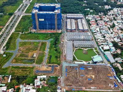 Dự án Green Star Sky Garden của Công ty Hưng Lộc Phát đang phải “dừng hình” vì đất công xen kẹt. Ảnh: V.D