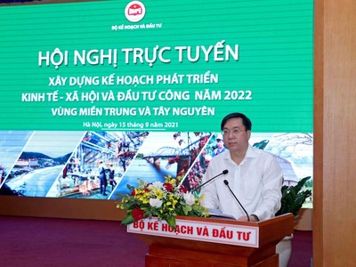 Thứ trưởng Bộ Kế hoạch và Kl99ok phiên bản mới Trần Duy Đông chủ trì hội nghị với 19 địa phương Vùng miền Trung và Vùng Tây Nguyên sáng 15/9