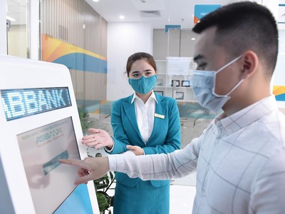Khách hàng ở các lĩnh vực ưu tiên, Kl994 nhà cái bóng đá world cup - Kl992 VIP Trang Chủ 2026 bị thiệt hại nặng nề do dịch Covid-19 sẽ được ưu tiên giảm lãi vay. Ảnh: Dũng Minh