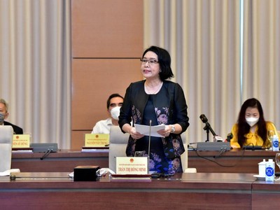 TS. Trần Thị Hồng Minh, Viện trưởng Viện Nghiên cứu quản lý Kl992 cổng game cá cược Trung ương phát biểu tại toạ đàm.