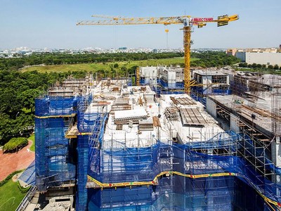 Dịch Covid-19 kéo dài, công trình xây dựng ngưng hoạt động, chậm tiến độ bàn giao nhà.