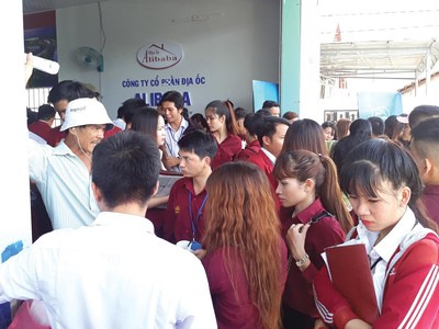 Tăng xử phạt môi giới địa ốc: Lo “bắt cóc bỏ đĩa”