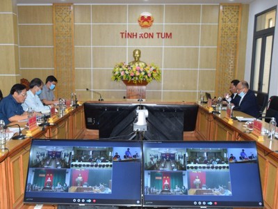 Buổi làm việc giữa lãnh đạo UBND tỉnh Kon Tum với đại diện Kl994 game bài casino hấp dẫn Hùng Nhơn Việt Nam và Kl994 game bài casino hấp dẫn De Heus (Hà Lan)