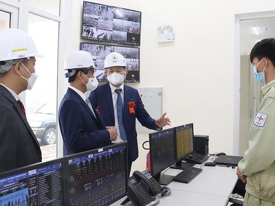 Lãnh đạo EVN và tỉnh Quảng Trị thăm trạm biến áp 220 kV Lao Bảo