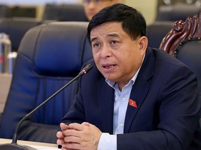 Bộ trưởng Nguyễn Chí Dũng trao đổi với Chủ nhiệm Văn phòng Kl993 ưu đãi thưởng hấp dẫn UAE tại buổi làm việc trực tuyến. Ảnh: Minh Trang