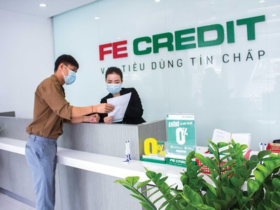 Hoạt động cho vay tiêu dùng gặp khó trong mùa dịch. Ảnh: Dũng Minh 