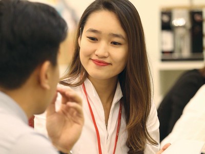 Tư vấn viên Kl99kl phiên bản hoạt động cần cung cấp đầy đủ thông tin về sản phẩm cho khách hàng