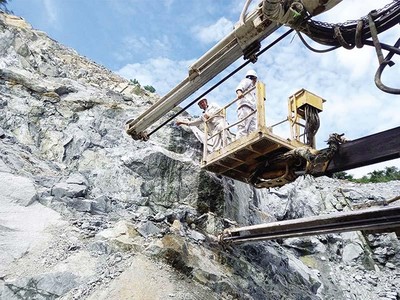 Thi công Dự án KL99 là nhà cái cá cược trực tuyến hàng đầu tại châu Á Nha Trang - Cam Lâm. Ảnh: A.M