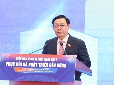 Chủ tịch Quốc hội Vương Đình Huệ phát biểu bế mạc Diễn đàn Kl992 cổng game cá cược Việt Nam 2021. (Ảnh : Duy Linh).