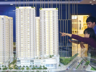 Giá chung cư tăng cao khiến người dân khó tiếp cận. Ảnh: Dũng Minh 