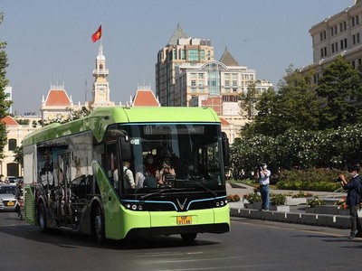 Tuyến xe buýt điện đầu tiên tại TP.HCM chính thức vận hành