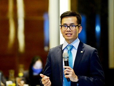Ông Nguyễn Quang Trung, Trưởng Ban Kế hoạch và Phát triển của Vietnam Airlines cho biết, trong 9 tuần đầu năm 2022, tổng số khách trên nhóm đường bay du lịch tăng 8,6% so với năm cùng kỳ năm 2019, tốc độ phục hồi cao hơn 23 điểm so với các nhóm đường bay còn lại.