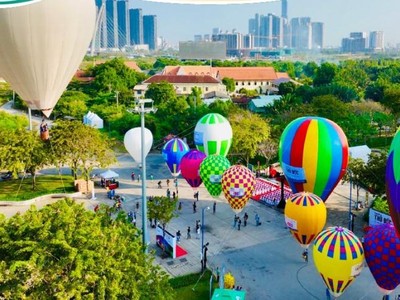 Trải nghiệm bay khinh khí cầu ngắm Hà Nội từ trên cao