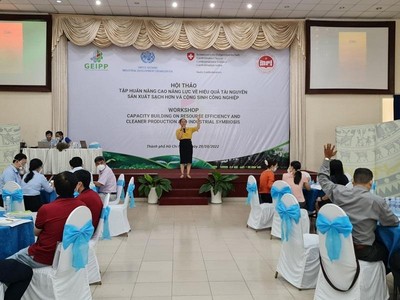 Các chuyên gia đến từ Dự án đã chỉ ra nhiều lợi ích khi Kl991.com World Cup 2026 Chính Thức áp dụng giải pháp sử dụng hiệu quả tài nguyên, Kl994 nhà cái bóng đá world cup sạch và cộng sinh công nghiệp theo mô hình khu công nghiệp sinh thái. Ảnh: Trọng Tín