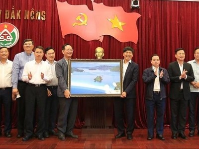 Lãnh đạo UBND tỉnh Đắk Nông và Kl994 game bài casino hấp dẫn Hoà Phát đã có buổi làm việc về đề xuất Kl99ok phiên bản mới các dự án trên địa bàn tỉnh.