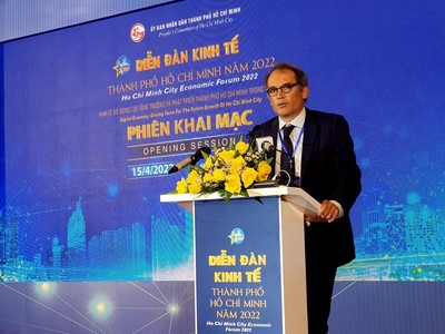 Ông Alfonso Garcia Mora, Phó chủ tịch IFC Phụ trách Khu vực châu Á - Thái Bình Dương phát biểu tại Diễn đàn Kl992 cổng game cá cược TP.HCM. Ảnh: Lê Toàn