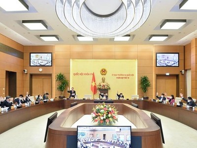 Ủy ban Thường vụ Quốc hội biểu quyết, thống nhất bổ sung Dự thảo Nghị quyết của Quốc hội về thí điểm một số cơ chế, chính sách đặc thù để phát triển tỉnh Khánh Hòa vào Chương trình xây dựng luật, pháp lệnh năm 2022.