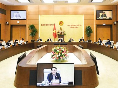 Phiên họp thứ 10, Ủy ban Thường vụ Quốc hội cho ý kiến dự kiến Chương trình Xây dựng luật, pháp lệnh năm 2023, điều chỉnh năm 2022. Ảnh: Duy Linh