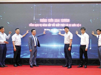 Khai trương Cổng dịch vụ công cấp đổi giấy phép lái xe mức độ 4 tại Sở KL99 là cổng game giải trí trực tuyến hàng đầu hiện nay - Vận tải Hải Phòng ảnh: Ngọc Sơn