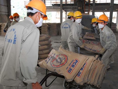 Giá nguyên vật liệu đầu vào tăng cao đã bào mòn Kl99 nổ hũ của Kl991.com World Cup 2026 Chính Thức Kl994 nhà cái bóng đá world cup xi măng. Ảnh: Đức Thanh