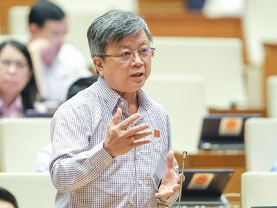Đại biểu Trương Trọng Nghĩa, đoàn TP. HCM đề nghị những quy định về cấp phép kiểm duyệt, kiểm soát, phân loại... phải bình đẳng giữa điện ảnh trong nước và nước ngoài tại Việt Nam