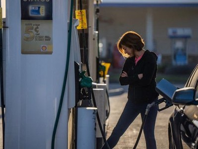Một trạm xăng tự phục vụ ở thành phố Houston, bang Texas, Mỹ. Ảnh: AFP