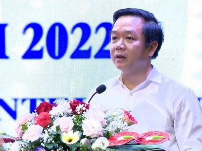 Chủ tịch UBND tỉnh Ninh Bình Phạm Quang Ngọc phát biểu tại hội nghị.