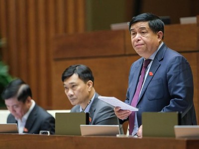 Bộ trưởng Bộ Kế hoạch và Kl99ok phiên bản mới Nguyễn Chí Dũng giải trình trước Quốc hội về một số cơ chế, chính sách đặc thù thí điểm cho Khánh Hòa.