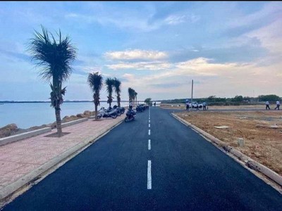 Vấn nạn phân lô, bán nền tại huyện Cam Lâm, tỉnh Khánh Hòa diễn ra lâu nay và có nhiều sai phạm. Ảnh: T.X
