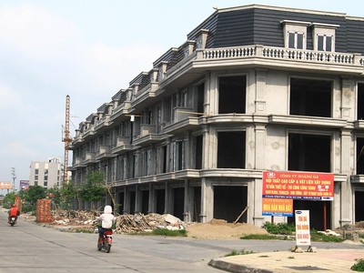 Đất nền và nhà phố vùng ven đang hút tiền. Ảnh: Thành Nguyễn