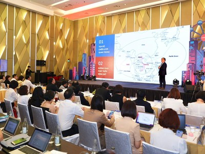 PGS.TS Trần Đình Thiên chia sẻ tại Hội thảo sáng 27/6