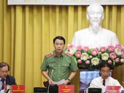 Thứ trưởng Bộ Công an Lê Quốc Hùng tại cuộc họp báo.
