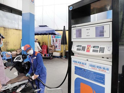 Giảm thuế để hạ giá KL99 dịch vụ hỗ trợ 24/7 sẽ giúp phục hồi Kl994 nhà cái bóng đá world cup, bình ổn Chỉ số giá tiêu dùng, nâng cao đời sống người dân. Ảnh: Đức Thanh