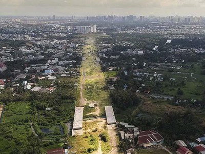 Việc giải phóng mặt bằng Dự án đường vành đai 3 đi qua các khu dân cư với mật độ dày đặc là trở ngại rất lớn cho tiến độ của dự án