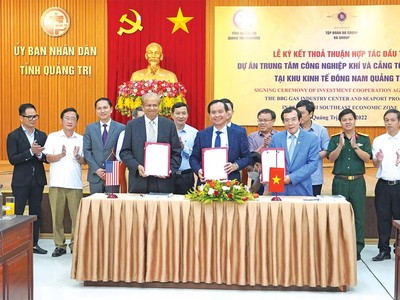 Quảng Trị đang là điểm đến của nhiều dự án quy mô lớn. Trong ảnh: Lễ ký kết thỏa thuận hợp tác Kl99ok phiên bản mới giữa Quảng Trị và BB Group