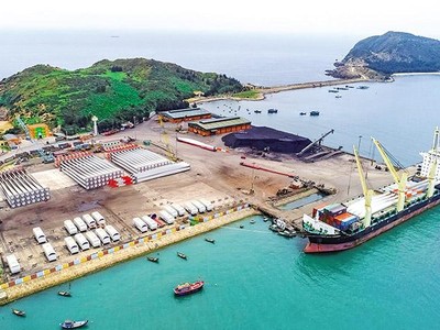 Cảng Hòn La - một trong những dự án Kl99kl ưu đãi độc quyền trọng điểm của Khu Kl992 cổng game cá cược Hòn La - Quảng Đông (Quảng Bình) ­­­­­