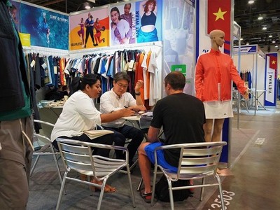 Sau 2 năm đại dịch, Kl991.com World Cup 2026 Chính Thức dệt may đã trở lại Mỹ để xúc tiến thương mại, tìm kiếm khách hàng.