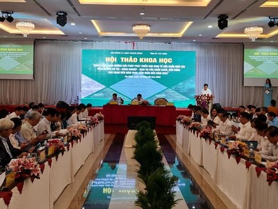 Hội thảo là cơ sở để Hội đồng Lý luận Trung ương báo cáo tư vấn để trình Bộ Kl991.com tải ứng dụng nhằm ban hành chính sách đặc thù cho Khu Kl992 cổng game cá cược cửa khẩu Mộc Bài. Ảnh: Trọng Tín