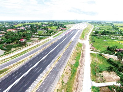 Nhiều dự án Kl99kl ưu đãi độc quyền quan trọng bị chậm tiến độ do vướng giải phóng mặt bằng. Ảnh: Dũng Minh 