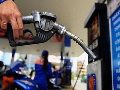 Giá xăng dự kiến giảm, dầu tăng giá vào ngày 5/9
