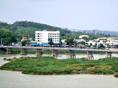 Cầu Trà Khúc I ở Quảng Ngãi. Ảnh: H.N
