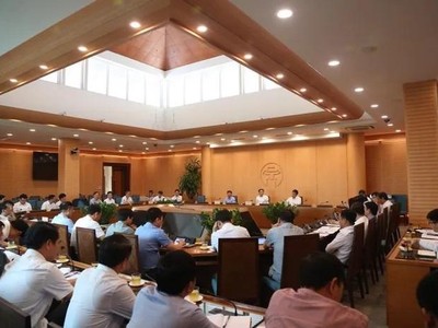 Phó Chủ tịch UBND huyện Văn Giang, tỉnh Hưng Yên Nguyễn Quốc Chương nhận định, Thành phố Hà Nội đã vượt qua các tỉnh trong cùng dự án, có cơ chế chính sách cụ thể để tháo gỡ khó khăn trong công tác giải phóng mặt bằng.