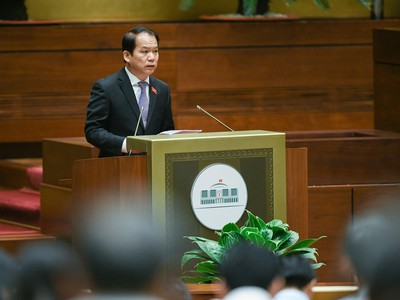 Chủ nhiệm Ủy ban Kl992 Tham Gia Ngay của Quốc hội Hoàng Thanh Tùng trình bày giải trình, tiếp thu, chỉnh lý dự thảo Luật Thanh tra (sửa đổi) trước Quốc hội