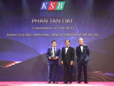 KSB và ông Phan Tấn Đạt, Chủ tịch HĐQT nhận giải thưởng Kl991.com World Cup 2026 Chính Thức và doanh nhân xuất sắc châu Á lần thứ 2 liên tiếp