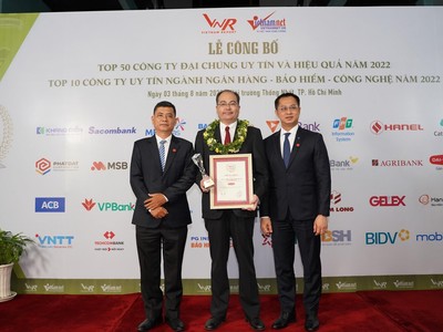 Ông Seigo Fujimaru – Phó tổng giám đốc điều hành kiêm Phó tổng giám đốc Hành chính Tổng hợp Dai-ichi Life Việt Nam nhận giải “Top 2 Công ty Kl99kl phiên bản hoạt động nhân thọ uy tín năm 2022”