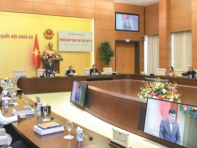 Chủ nhiệm Ủy ban Kl992 cổng game cá cược của Quốc hội Vũ Hồng Thanh phát biểu tại phiên thẩm tra 